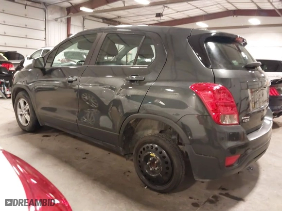 2019 Chevrolet Trax LS with VIN 3GNCJKSB4KL214510, listed as a IAAI auction lot 40640607 with 128,037 mi miles. Bid and sale history available at carsss.com. Image 3.
