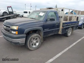 2007 Chevrolet Silverado 2500 with VIN 1GBHC24U67E180783, listed as a IAAI auction lot 41880739 with 130,293 mi miles. Bid and sale history available at carsss.com. Image 2.