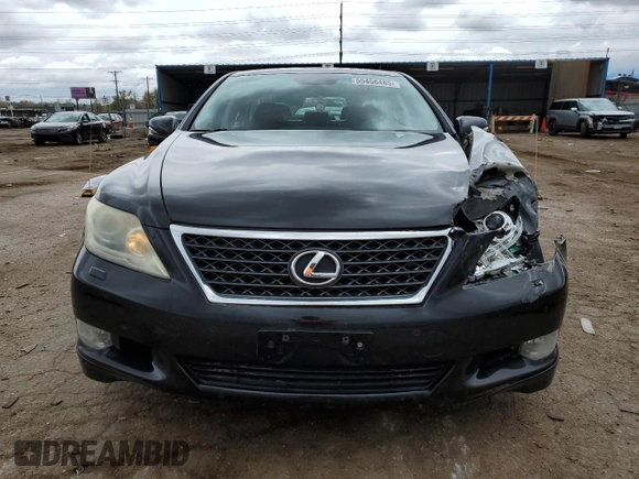 2010 Lexus LS 460 z VIN JTHCL5EF9A5008292, wystawiony jako Copart lot #55456485 z przebiegiem 134 182 mil mil oraz Szkoda całkowita • Salvage title. Historia ofert i sprzedaży dostępna na DreamBid. Obrazek 5.
