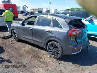 2018 Kia Niro EX with VIN KNDCC3LC6J5137430, listed as a IAAI auction lot 41804509 with 139,140 mi miles. Bid and sale history available at carsss.com. Image 3.