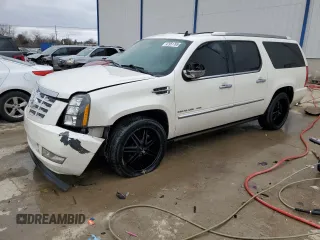 2011 Cadillac Escalade ESV Premium z VIN 1GYS4JEF1BR113030, wystawiony jako Copart lot #47951765 z przebiegiem 215 410 mil mil oraz Nie do naprawy • Non repairable. Historia ofert i sprzedaży dostępna na DreamBid. Obrazek 1.