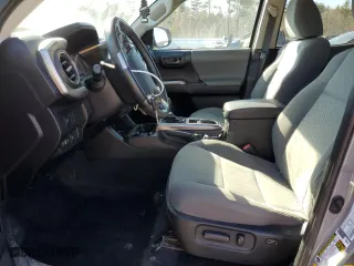 2020 Toyota Tacoma 4WD SR5 with VIN 3TMCZ5AN0LM358419, listed as a Copart auction lot 49226745 with 60,021 mi miles and Salvage Title. Bid and sale history available at carsss.com. Image 7.