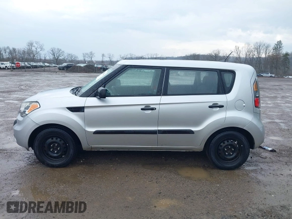 2011 Kia Soul with VIN KNDJT2A15B7319127, listed as a IAAI auction lot 41899511 with 210,660 mi miles. Bid and sale history available at carsss.com. Image 14.