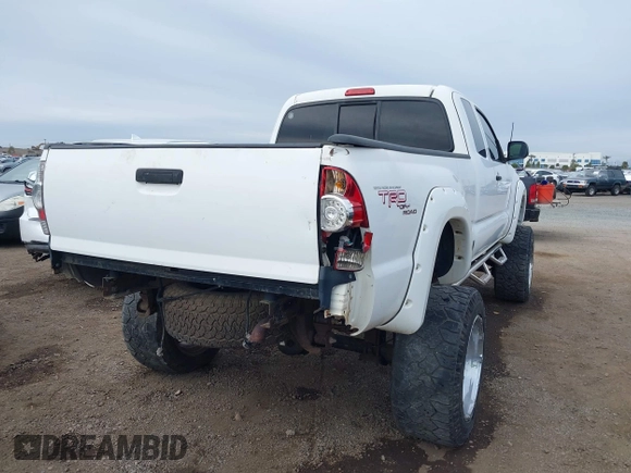 2008 Toyota Tacoma with VIN 5TEUU42N28Z531007, listed as a IAAI auction lot 41743306 with 92,105 mi miles and . Bid and sale history available at DreamBid. Image 6.