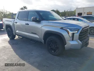 2022 Toyota Tundra 2WD SR5 with VIN 5TFLA5AB0NX015314, listed as a IAAI auction lot 41704714 with 29,629 mi miles. Bid and sale history available at carsss.com. Image 1.