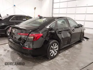 2022 Honda Civic LX z VIN 2HGFE2F28NH532455, wystawiony jako IAAI lot #42205059 z przebiegiem 41 670 mil mil oraz . Historia ofert i sprzedaży dostępna na DreamBid. Obrazek 4.