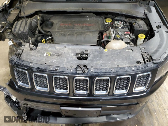 2019 Jeep Compass Latitude z VIN 3C4NJDBB6KT629924, wystawiony jako Copart lot #52282615 z przebiegiem 84 373 mil mil oraz Szkoda całkowita • Salvage title. Historia ofert i sprzedaży dostępna na DreamBid. Obrazek 13.