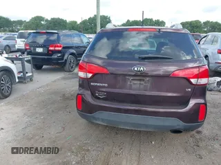 2015 Kia Sorento LX with VIN 5XYKTDA79FG635935, listed as a IAAI auction lot 42052420 with 170,386 mi miles. Bid and sale history available at carsss.com. Image 16.