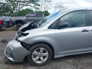 2019 Toyota Sienna L с VIN 5TDZZ3DC2KS005851, выставлен на аукционе IAAI как лот 41992778 с пробегом 99 580 миль миль и . История ставок и продаж доступна на DreamBid. Изображение 18.