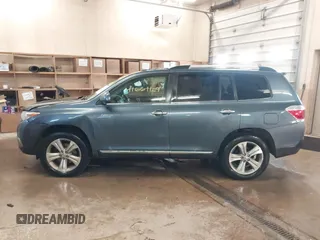 2012 Toyota Highlander Limited with VIN 5TDDK3EH4CS152327, listed as a IAAI auction lot 41661129 with 196,836 mi miles. Bid and sale history available at carsss.com. Image 14.