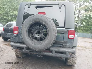 2008 Jeep Wrangler Unlimited X с VIN 1J4GA39178L588637, выставлен на аукционе IAAI как лот 42493509 с пробегом 85 601 миль миль и . История ставок и продаж доступна на DreamBid. Изображение 6.