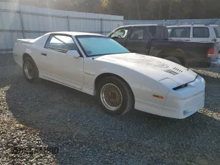 1988 Pontiac Firebird z VIN 1G2FW2183JL204840, wystawiony jako Copart lot #69142254 z przebiegiem 62 529 mil mil oraz Czysty tytuł • Clean title. Historia ofert i sprzedaży dostępna na DreamBid. Obrazek 4.