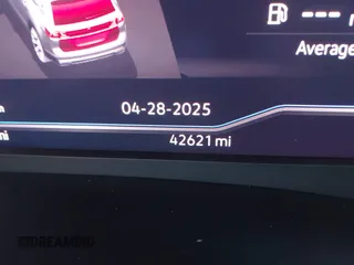 2023 Volkswagen Atlas SE с VIN 1V2JR2CA8PC548121, выставлен на аукционе IAAI как лот 42129010 с пробегом 42 621 миль миль и . История ставок и продаж доступна на DreamBid. Изображение 15.