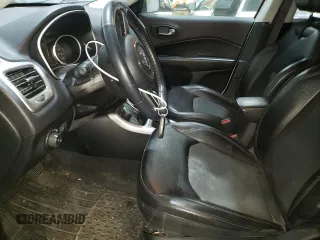 2018 Jeep Compass Latitude z VIN 3C4NJDBB0JT223491, wystawiony jako Copart lot #41495835 z przebiegiem 82 967 mil mil oraz Szkoda całkowita • Salvage title. Historia ofert i sprzedaży dostępna na DreamBid. Obrazek 7.