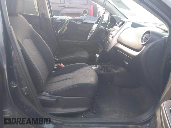 2017 Nissan Versa SV z VIN 3N1CN7AP4HL843395, wystawiony jako IAAI lot #42125911 z przebiegiem 157 897 mil mil oraz . Historia ofert i sprzedaży dostępna na DreamBid. Obrazek 5.