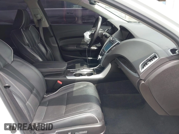 2018 Acura TLX w/Technology Pkg with VIN 19UUB3F59JA000947, listed as a IAAI auction lot 41981918 with 61,187 mi miles. Bid and sale history available at carsss.com. Image 5.