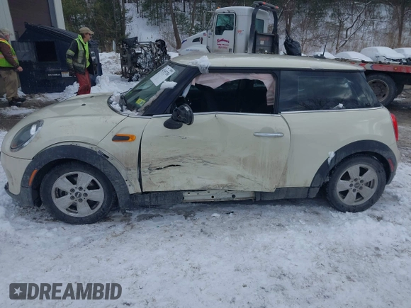 2019 MINI Hardtop Cooper with VIN WMWXP5C52K2H31051, listed as a IAAI auction lot 41555750 with 20,848 mi miles and . Bid and sale history available at DreamBid. Image 14.
