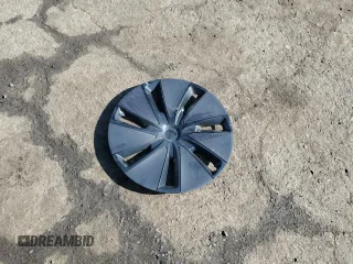 2024 Tesla Model 3 z VIN 5YJ3E1EA6RF731388, wystawiony jako Copart lot #50334065 z przebiegiem 8 305 mil mil oraz Szkoda całkowita • Salvage title. Historia ofert i sprzedaży dostępna na DreamBid. Obrazek 14.