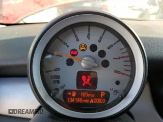 2010 MINI Hardtop с VIN WMWMF3C59ATZ64473, выставлен на аукционе Copart как лот 56569095 с пробегом 104 146 миль миль и Списание • Salvage title. История ставок и продаж доступна на DreamBid. Изображение 9.