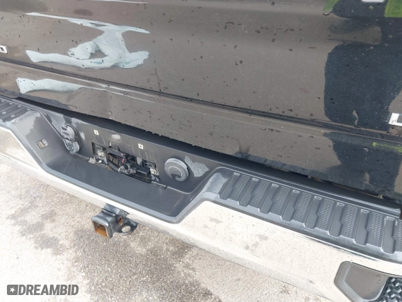 2019 Chevrolet Silverado 1500 LT with VIN 3GCPWCEDXKG114113, listed as a IAAI auction lot 41567949 with 201,043 mi miles. Bid and sale history available at carsss.com. Image 6.