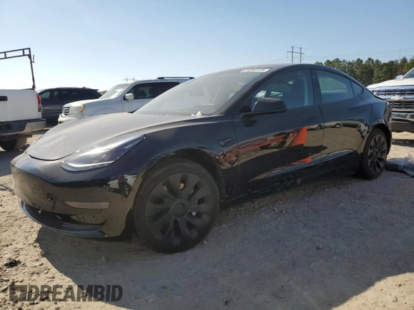 2022 Tesla Model 3 z VIN 5YJ3E1EA8NF147598, wystawiony jako Copart lot #53286125 z przebiegiem Nie podano mil oraz Szkoda całkowita • Salvage title. Historia ofert i sprzedaży dostępna na DreamBid. Obrazek 1.