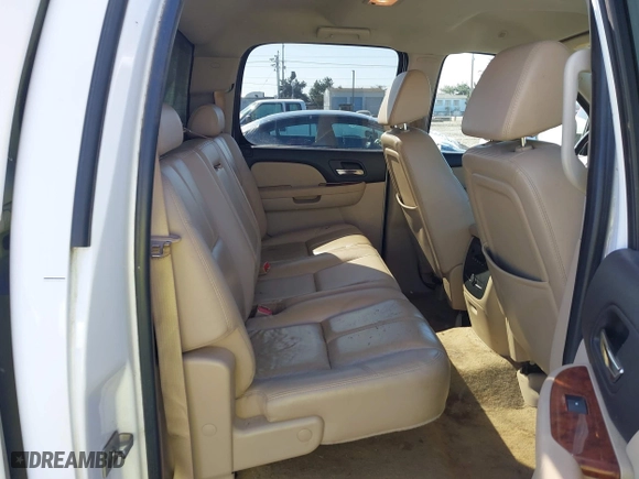 2007 Chevrolet Silverado 1500 LTZ with VIN 2GCFK13Y471695819, listed as a IAAI auction lot 41755850 with 216,487 mi miles. Bid and sale history available at carsss.com. Image 8.