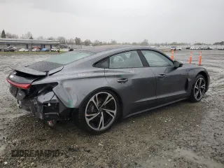 2022 Audi e-tron GT Prestige z VIN WAUEJBFW6N7000932, wystawiony jako Copart lot #47444025 z przebiegiem 35 614 mil mil oraz Szkoda całkowita • Salvage title. Historia ofert i sprzedaży dostępna na DreamBid. Obrazek 3.