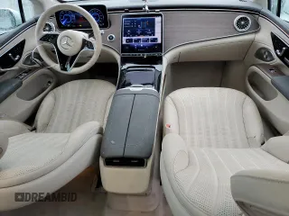 2023 Mercedes-Benz EQS 450+ z VIN W1KCG2DB6PA030310, wystawiony jako Copart lot #44193655 z przebiegiem 10 755 mil mil oraz Szkody całkowita. Historia ofert i sprzedaży dostępna na DreamBid. Obrazek 8.