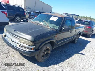 2001 Chevrolet S-10 LS with VIN 1GCCS19W918189223, listed as a IAAI auction lot 41597634 with 256,913 mi miles and . Bid and sale history available at DreamBid. Image 2.