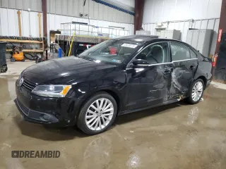 2013 Volkswagen Jetta SEL с VIN 3VWLP7AJ9DM393697, выставлен на аукционе Copart как лот 43520275 с пробегом 128 829 миль миль и Списание • Salvage title. История ставок и продаж доступна на DreamBid. Изображение 1.