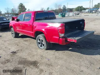 2016 Toyota Tacoma SR with VIN 5TFCZ5AN2GX006443, listed as a IAAI auction lot 40926405 with 117,825 mi miles. Bid and sale history available at carsss.com. Image 3.