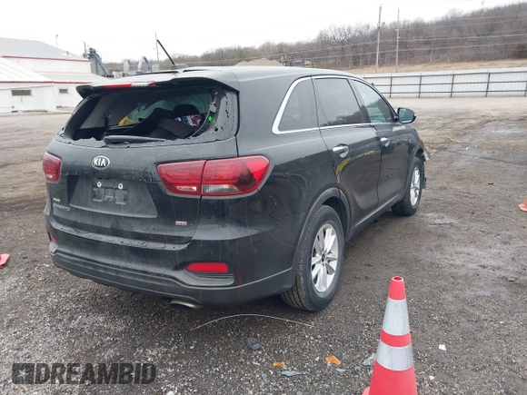 2019 Kia Sorento LX with VIN 5XYPG4A35KG491026, listed as a IAAI auction lot 41453463 with 129,709 mi miles. Bid and sale history available at carsss.com. Image 4.