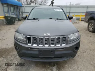2016 Jeep Compass Latitude with VIN 1C4NJDEB6GD687332, listed as a Copart auction lot 44217275 with 131,952 mi miles and Salvage Title. Bid and sale history available at DreamBid. Image 5.