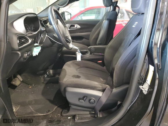 2020 Chrysler Pacifica Touring with VIN 2C4RC1FG1LR287366, listed as a Copart auction lot 88038175 with 106,686 mi miles and Salvage Title. Bid and sale history available at carsss.com. Image 7.