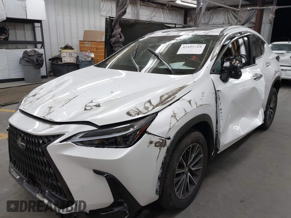 2025 Lexus NX 350 Premium z VIN 2T2GGCEZ2SC079582, wystawiony jako IAAI lot #42495719 z przebiegiem 1 227 mil mil oraz . Historia ofert i sprzedaży dostępna na DreamBid. Obrazek 6.