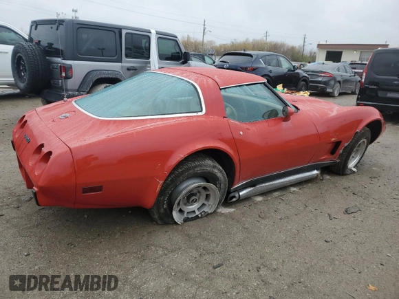 1978 Chevrolet Corvette z VIN 1Z8748S430085, wystawiony jako Copart lot #80958584 z przebiegiem 1 768 mil mil oraz Szkoda całkowita • Salvage title. Historia ofert i sprzedaży dostępna na DreamBid. Obrazek 3.