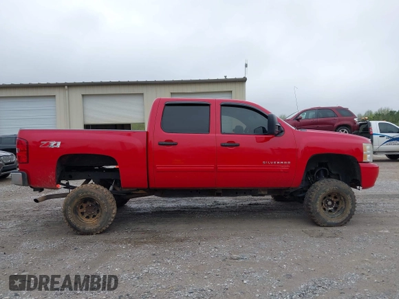 2011 Chevrolet Silverado 1500 LT with VIN 3GCPKSE36BG189128, listed as a IAAI auction lot 41919134 with 224,635 mi miles and . Bid and sale history available at DreamBid. Image 13.