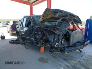 2009 Chevrolet Tahoe LTZ z VIN 1GNFC33J49J126030, wystawiony jako IAAI lot #41458701 z przebiegiem 216 883 mil mil oraz . Historia ofert i sprzedaży dostępna na DreamBid. Obrazek 1.