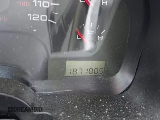 2007 Ford F-150 XLT z VIN 1FTRW12W37FA32641, wystawiony jako IAAI lot #41941410 z przebiegiem 187 180 mil mil oraz . Historia ofert i sprzedaży dostępna na DreamBid. Obrazek 16.