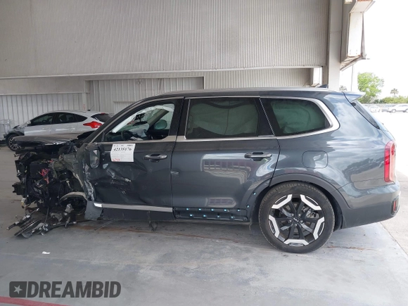 2023 Kia Telluride S with VIN 5XYP6DGC7PG405488, listed as a IAAI auction lot 42135176 with 16,799 mi miles and . Bid and sale history available at DreamBid. Image 14.