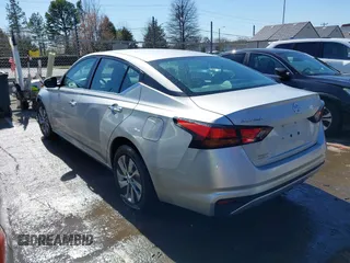 2021 Nissan Altima 2.5 S with VIN 1N4BL4BV2MN364984, listed as a IAAI auction lot 41761383 with 118,695 mi miles. Bid and sale history available at carsss.com. Image 3.