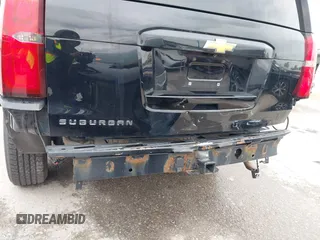 2016 Chevrolet Suburban LT z VIN 1GNSKHKC7GR315884, wystawiony jako IAAI lot #41977108 z przebiegiem 138 902 mil mil oraz . Historia ofert i sprzedaży dostępna na DreamBid. Obrazek 6.