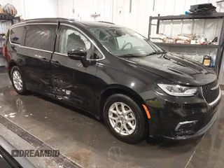 2022 Chrysler Pacifica Touring L with VIN 2C4RC1BG0NR170029, listed as a IAAI auction lot 41890660 with 88,121 mi miles and . Bid and sale history available at DreamBid. Image 1.