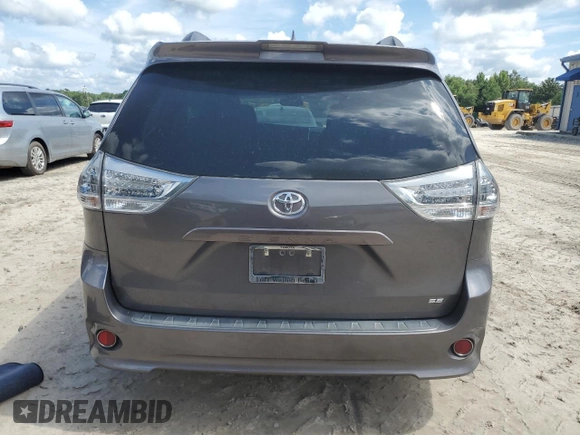 2018 Toyota Sienna SE with VIN 5TDXZ3DC5JS921882, listed as a Copart auction lot 62347815 with 136,472 mi miles and Salvage title. Bid and sale history available at DreamBid. Image 6.