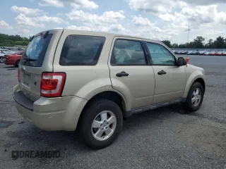 2012 Ford Escape XLS z VIN 1FMCU9C74CKA77442, wystawiony jako Copart lot #65079825 z przebiegiem 132 895 mil mil oraz Czysty tytuł • Clean title. Historia ofert i sprzedaży dostępna na DreamBid. Obrazek 3.