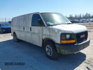 2007 GMC Savana Cargo Van with VIN 1GTGG29V771108947, listed as a IAAI auction lot 41735488 with 216,012 mi miles. Bid and sale history available at carsss.com. Image 1.