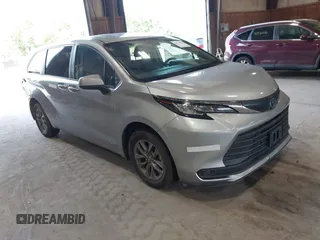 2021 Toyota Sienna LE z VIN 5TDKSKFC8MS035873, wystawiony jako IAAI lot #42577906 z przebiegiem 228 325 mil mil oraz . Historia ofert i sprzedaży dostępna na DreamBid. Obrazek 1.