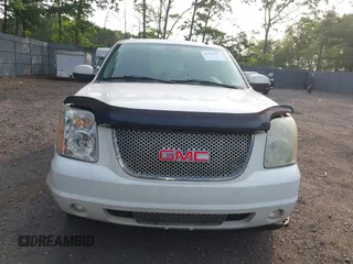 2008 GMC Yukon Denali z VIN 1GKFK63878J102480, wystawiony jako IAAI lot #42410257 z przebiegiem 258 841 mil mil oraz . Historia ofert i sprzedaży dostępna na DreamBid. Obrazek 12.