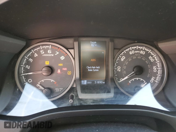 2017 Toyota Tacoma SR5 z VIN 3TMDZ5BN6HM017990, wystawiony jako Copart lot #57982205 z przebiegiem 51 890 mil mil oraz Szkoda całkowita • Salvage title. Historia ofert i sprzedaży dostępna na DreamBid. Obrazek 9.