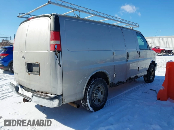 2008 Chevrolet Express Cargo Van with VIN 1GCGG25C081130147, listed as a IAAI auction lot 41585109 with 237,434 mi miles. Bid and sale history available at carsss.com. Image 4.